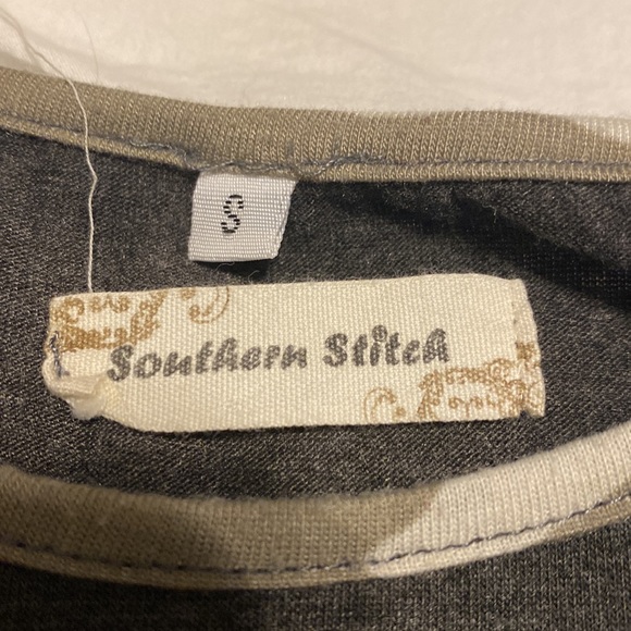 super cute flowy camp dress shirt - Picture 2 of 4